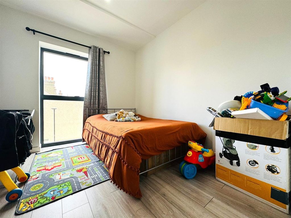 2 bed flat for sale in Cumberland Road, London E13, £425,000 Zoopla
