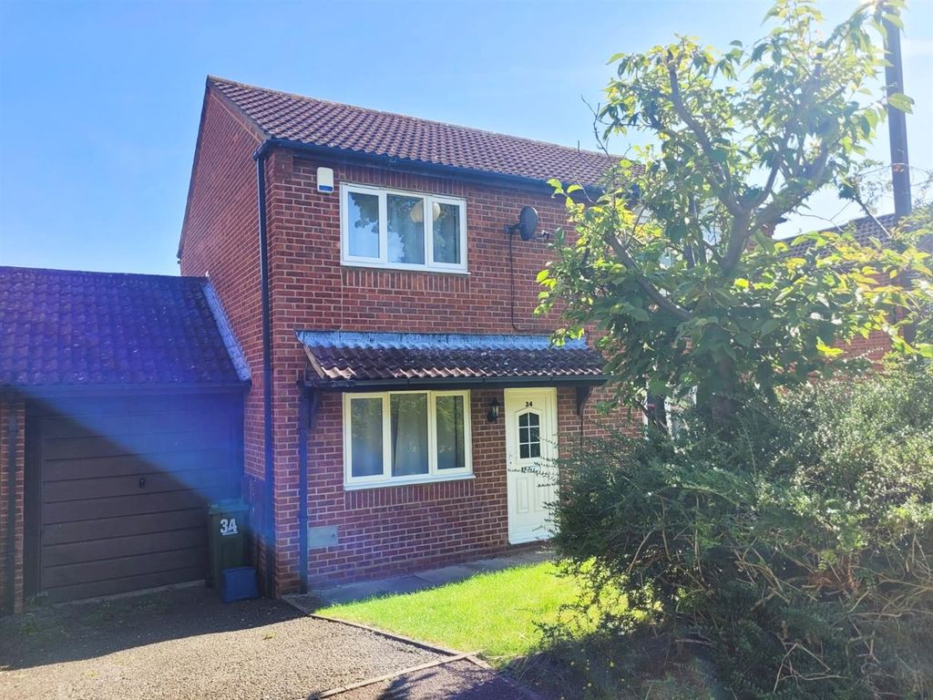 2 bed semidetached house to rent in Vyne Crescent, Great Holm, Milton