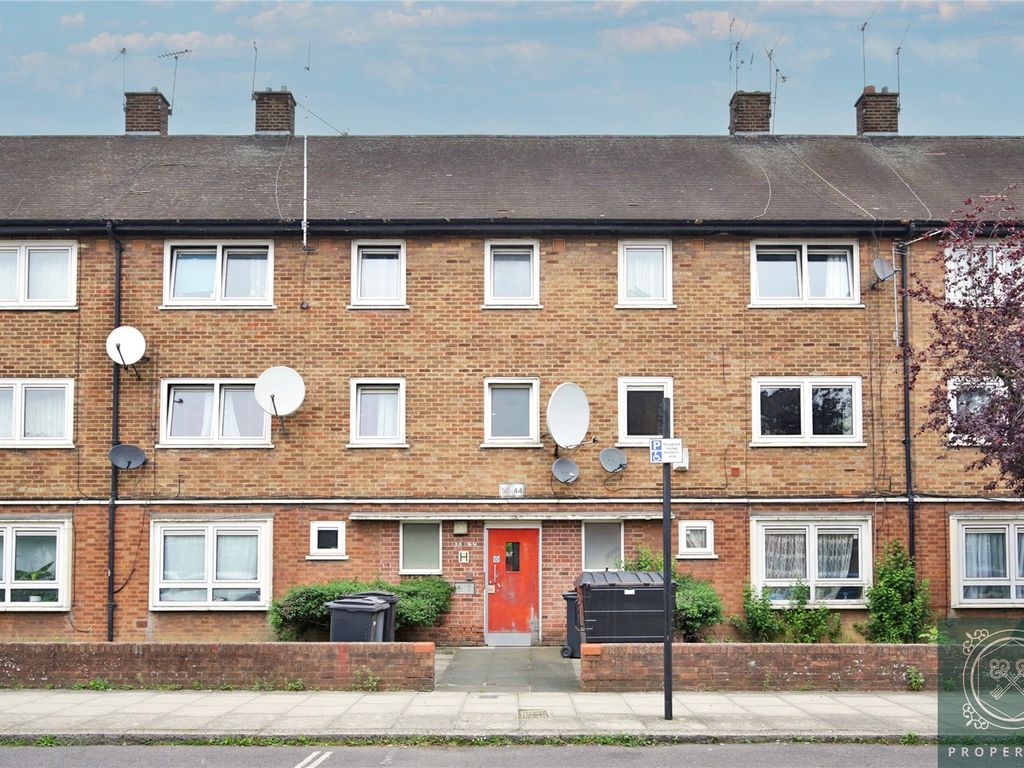 3 bed flat for sale in Templeton Rd, Haringey, London N15, £375,000