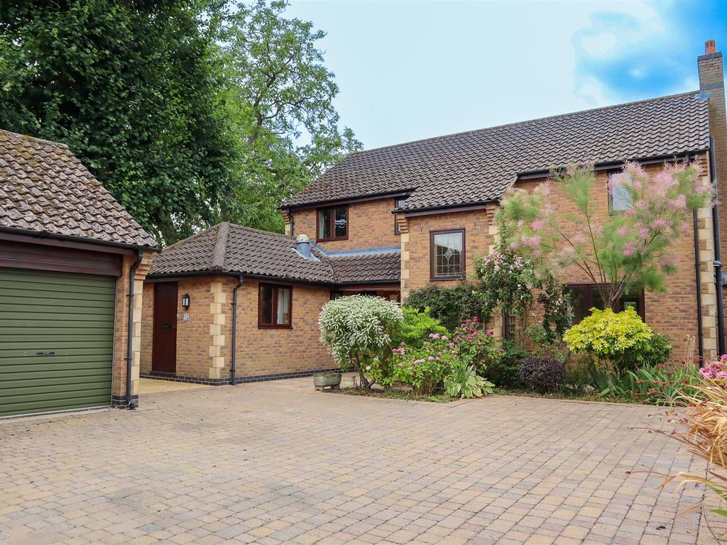 4 bed detached house for sale in Bowling Green Lane, Market Overton