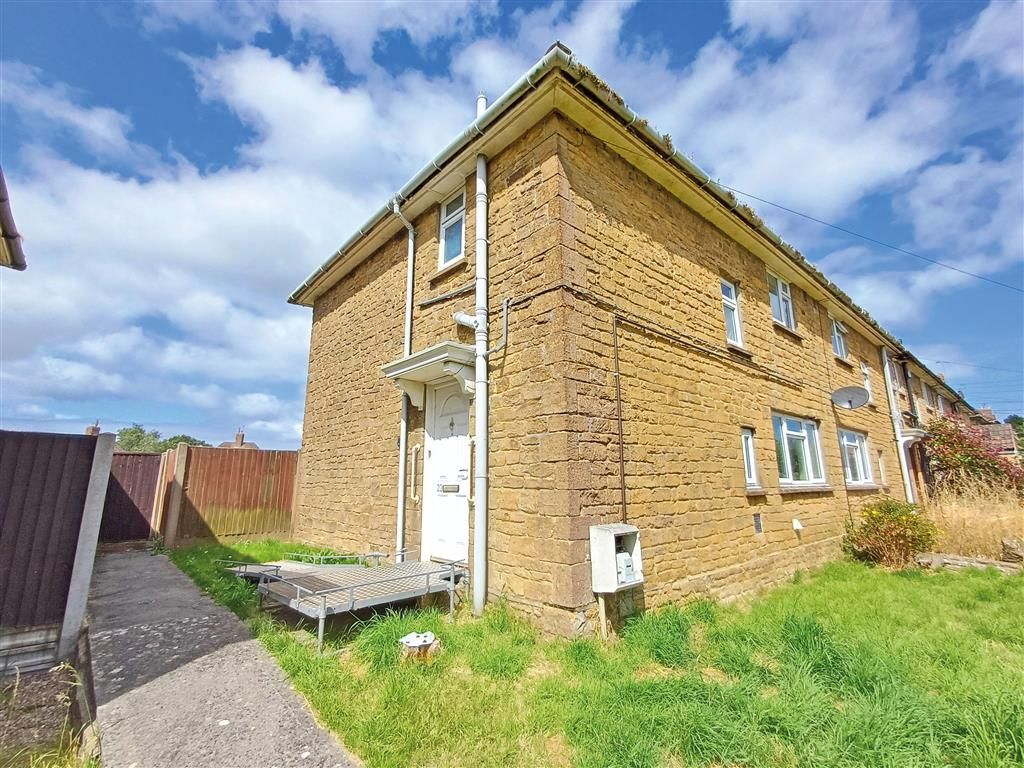 3 bed end terrace house for sale in Broadway, Higher Yeovil