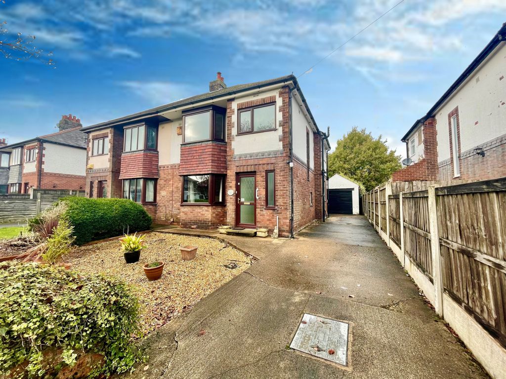 3 bed semidetached house for sale in Devonshire Road, Fulwood PR2, £