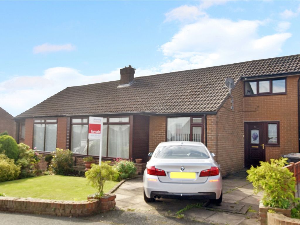 3 bed bungalow for sale in King Avenue, Morley, Leeds, West