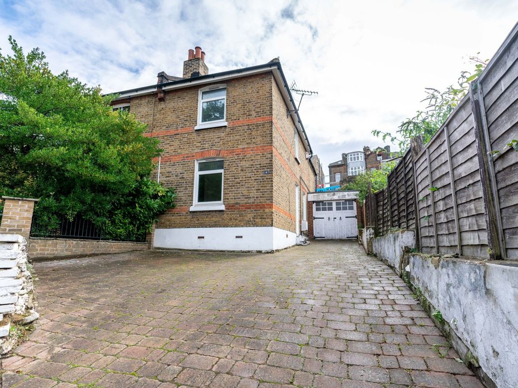 3 bed semidetached house to rent in Gundulph Road, Rochester, Kent ME1 Zoopla