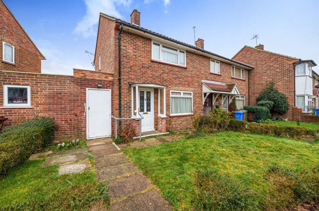 2 bed end terrace house for sale in Wilwood Road, Bracknell, Berkshire