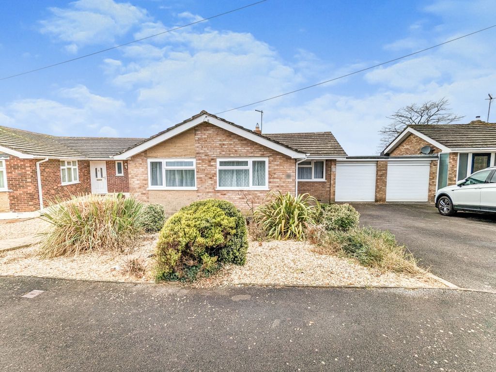3 bed bungalow for sale in Boyte Road, Pimperne, Blandford Forum