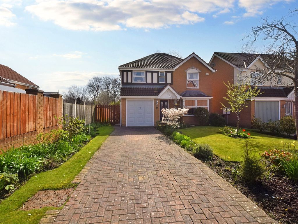 4 bed detached house for sale in College Lawns, Leeds, West Yorkshire