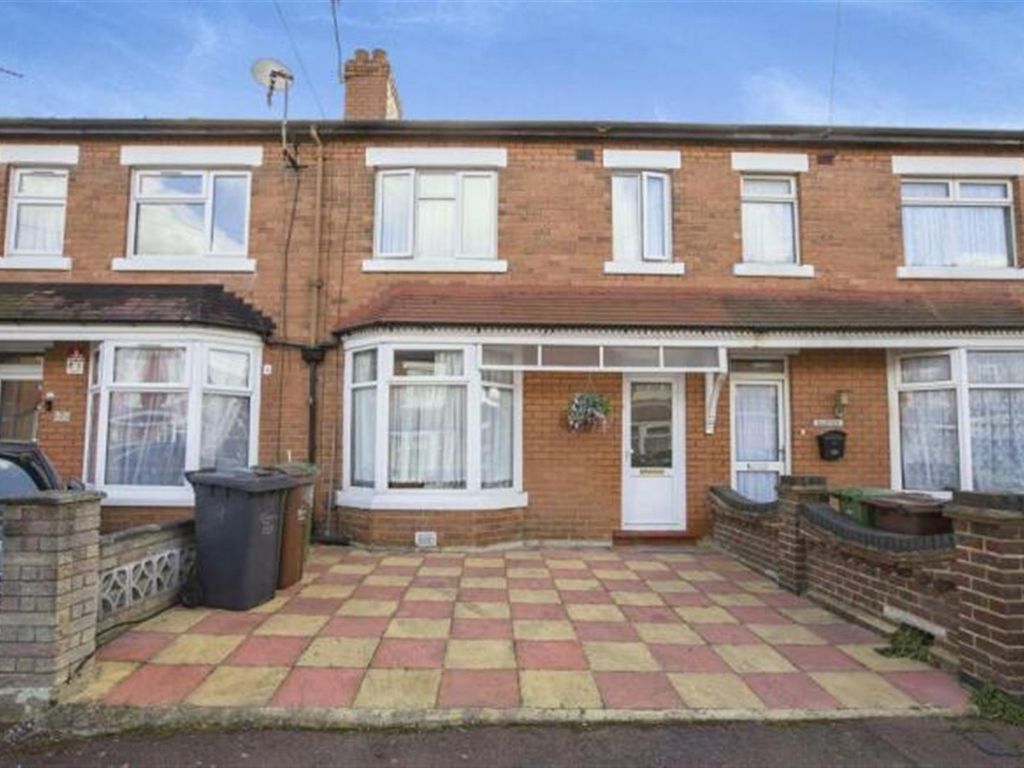 3 bed terraced house for sale in Kendal Avenue, Barking IG11, £425,000