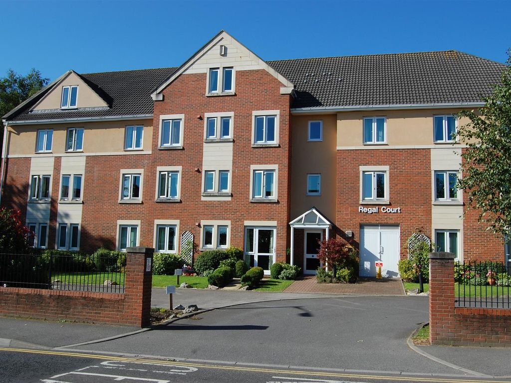 1 bed flat for sale in Bythesea Road, Trowbridge BA14, £110,000 Zoopla
