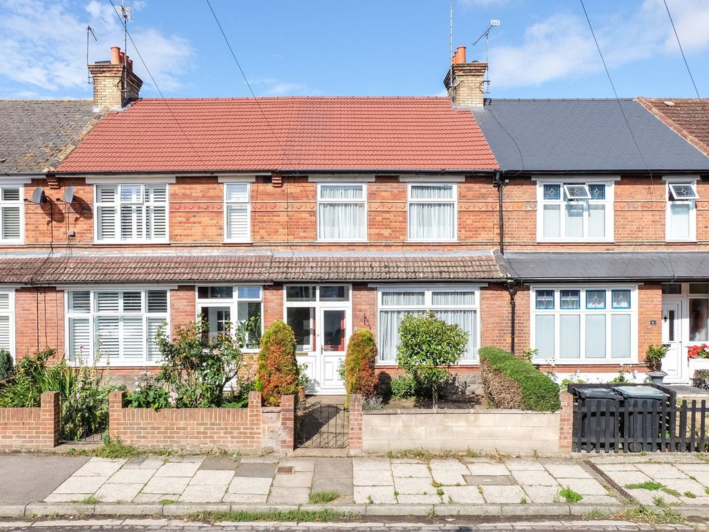 3 bed terraced house for sale in Meadow Road, Gravesend, Kent DA11, £