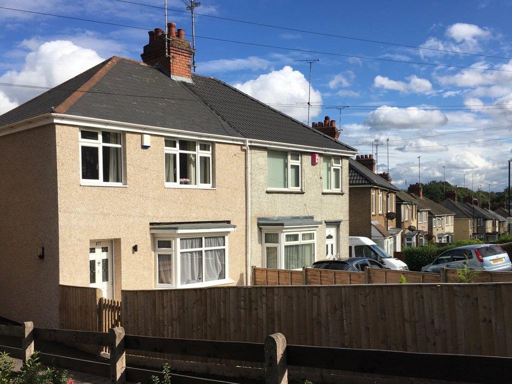 3 bed semidetached house to rent in London Road, Willenhall, Coventry