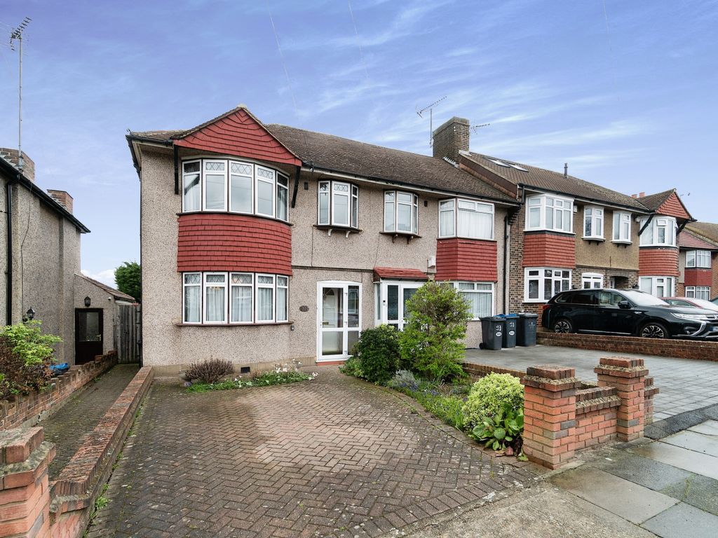 3 bed end terrace house for sale in Hillcross Avenue, Morden SM4 Zoopla