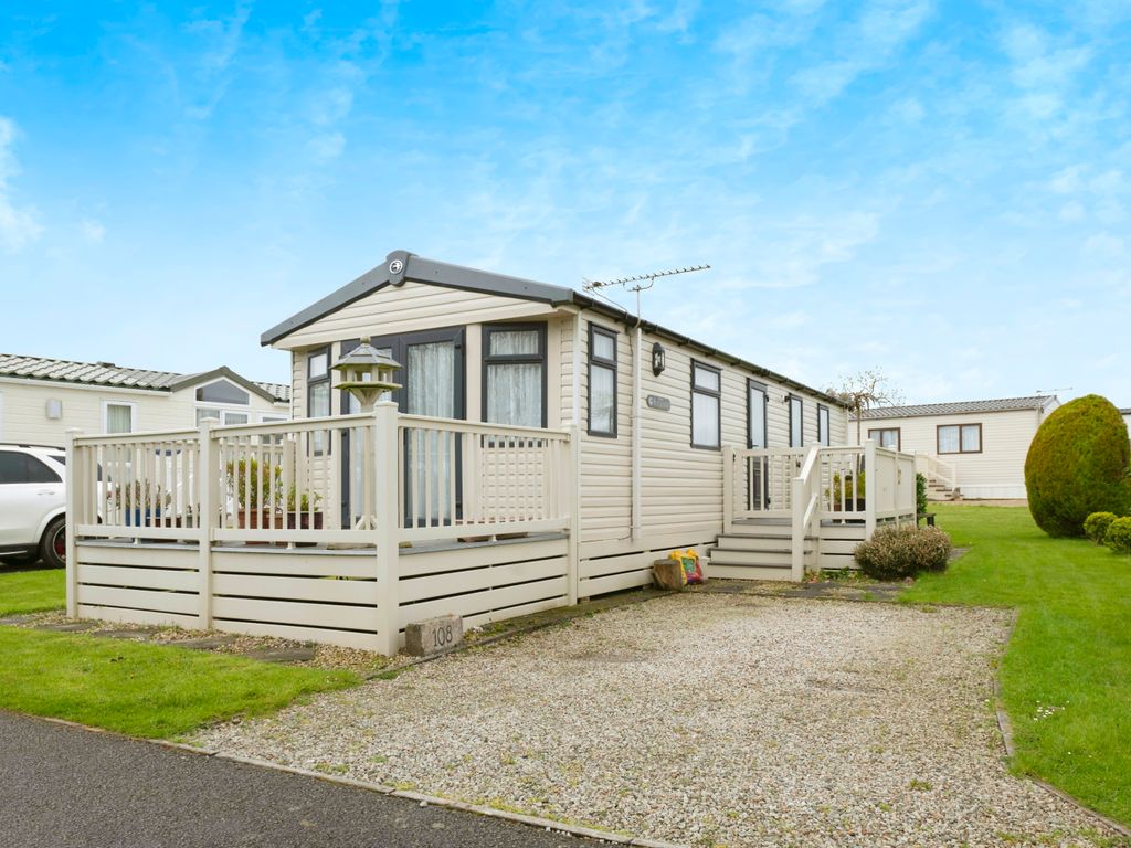 2 bed property for sale in Oaklands, Looe, Cornwall PL13, £16,000 Zoopla