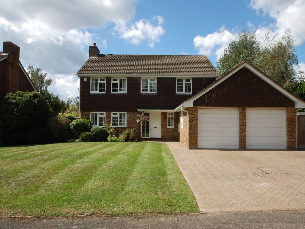 4 bed detached house for sale in Valentine Way, Chalfont St. Giles HP8