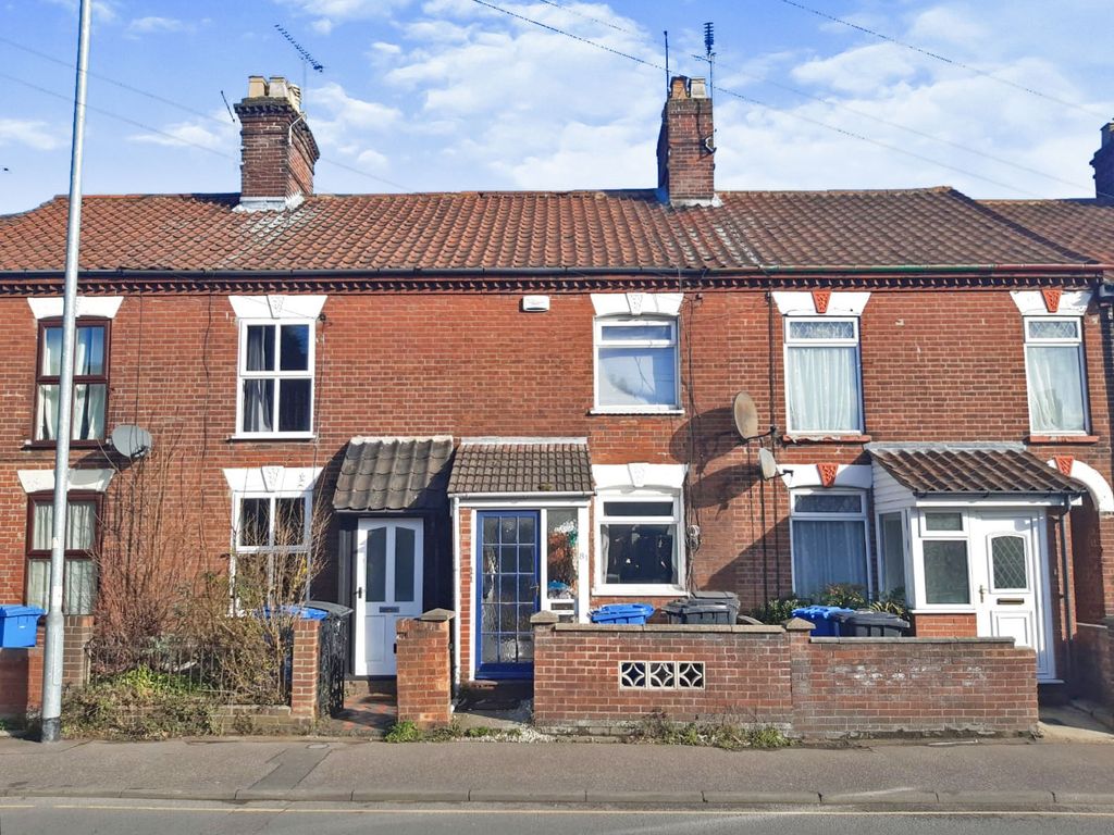 2 bed terraced house for sale in Bull Close Road, Norwich NR3, £190,000