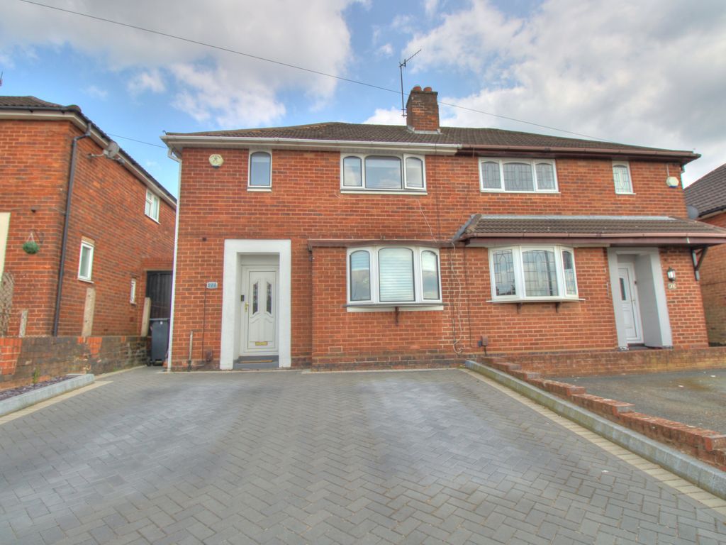 2 bed semidetached house for sale in Harvest Road, Rowley Regis B65