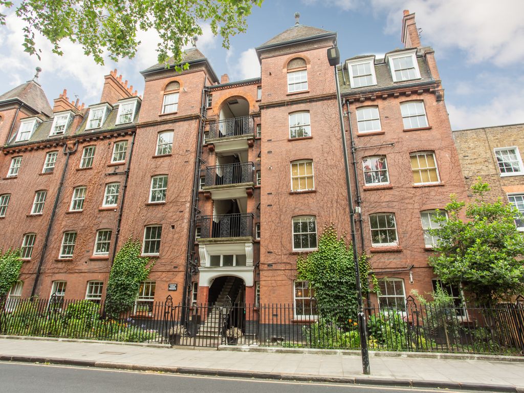 1 bed flat to rent in Dunstan Houses, Stepney Green, London E1, £1,700