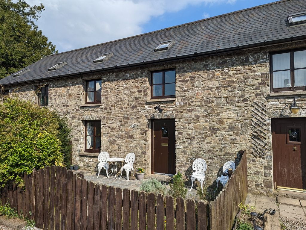 2 bed cottage for sale in Buarth Y Bragwr, Llanarthney, Carmarthen