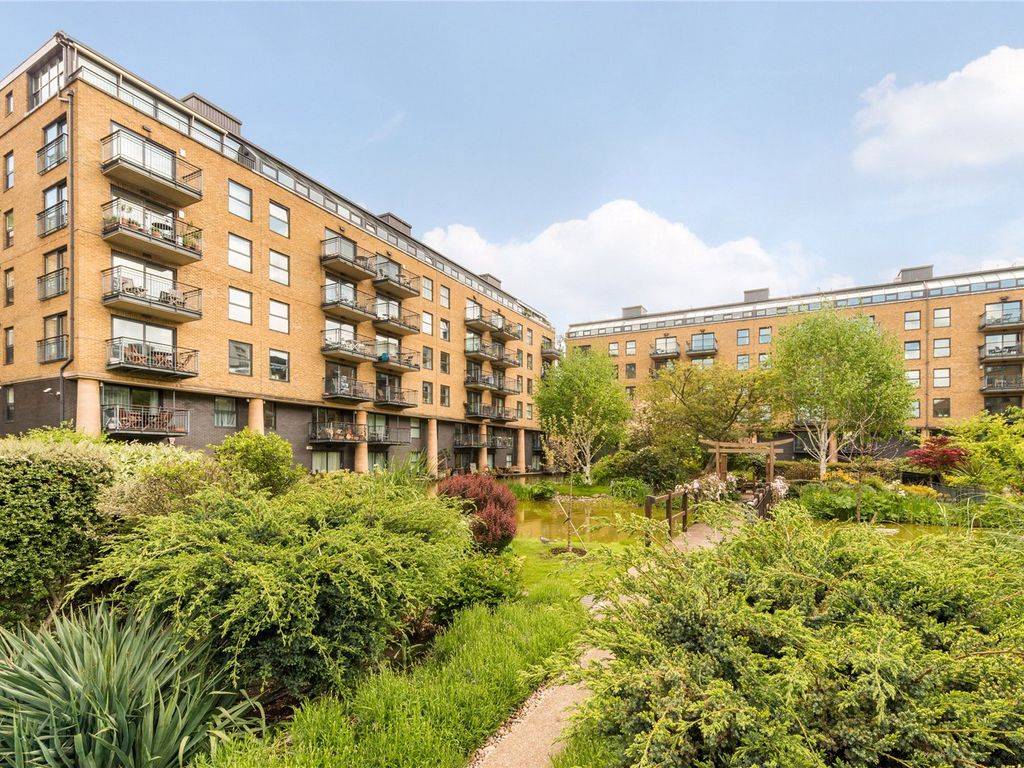 2 bed flat for sale in Providence Square, Shad Thames SE1, £900,000