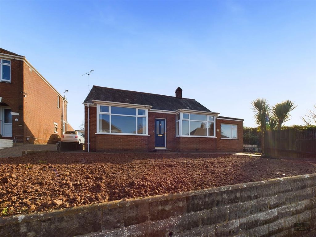 3 bed detached bungalow for sale in Beacon Lane, Exeter EX4, £325,000