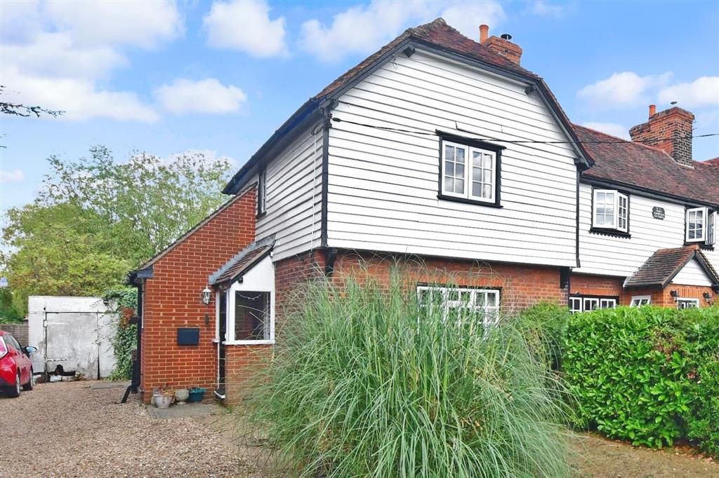 2 bed cottage for sale in Manor Road, Lambourne End, Romford, Essex RM4