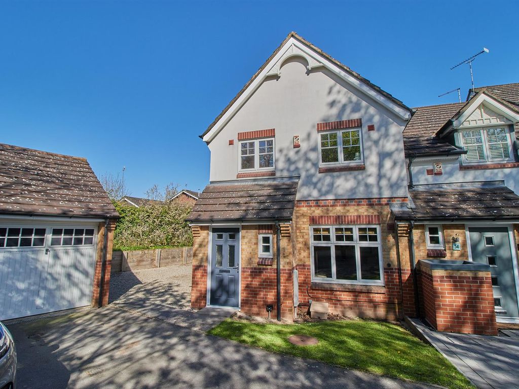 3 bed end terrace house for sale in Packhorse Drive, Enderby, Leicester