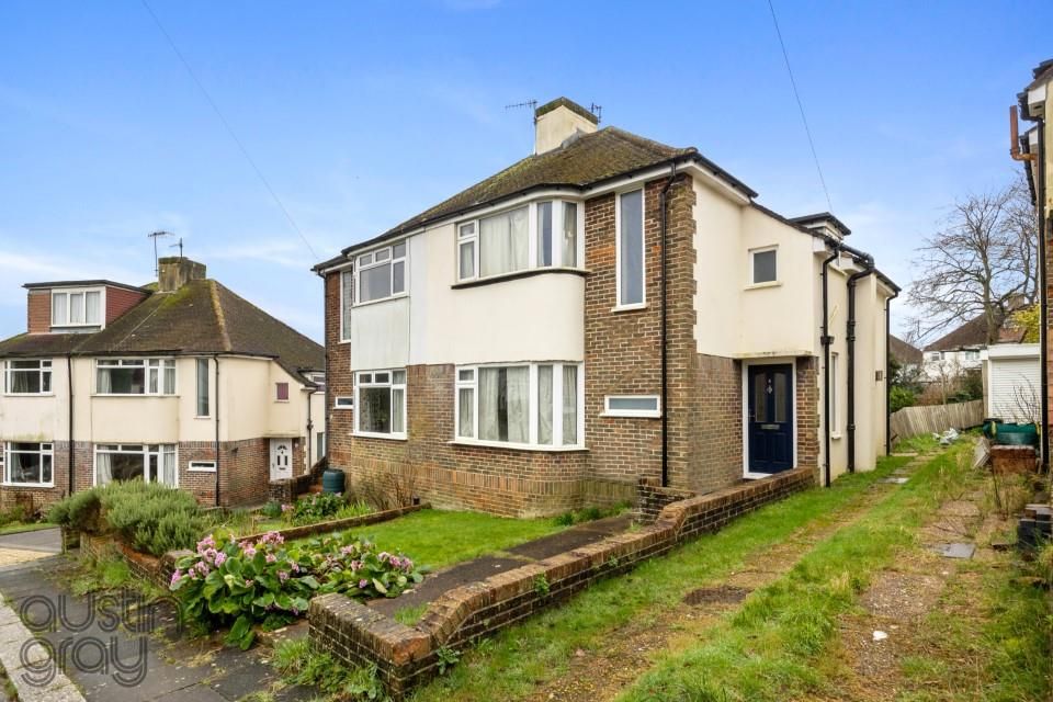 3 bed property for sale in Thornhill Close, Hove BN3, £450,000 Zoopla
