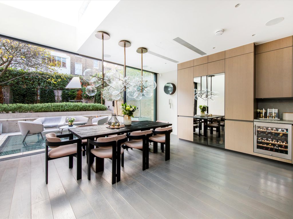 6 bed semidetached house to rent in Englefield Road, Islington, London