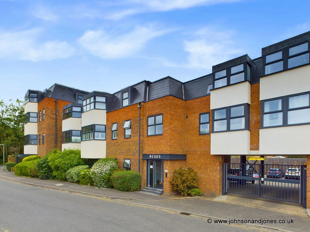 1 bed flat for sale in Nexus, Chertsey KT16, £229,950 Zoopla