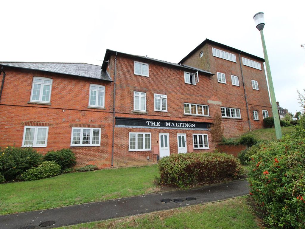 1 bed flat to rent in The Maltings, Royal Wootton Bassett, Swindon SN4