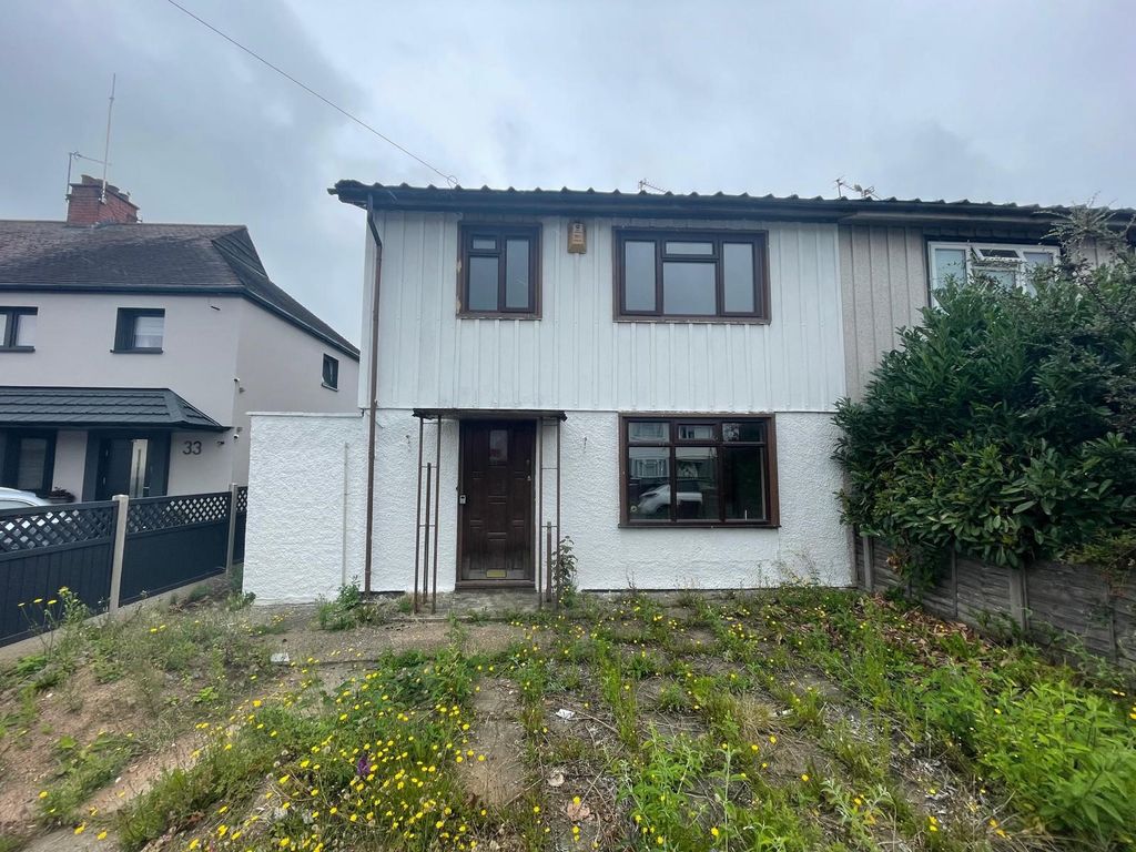 3 bed semidetached house for sale in Dorlecote Road, Nuneaton