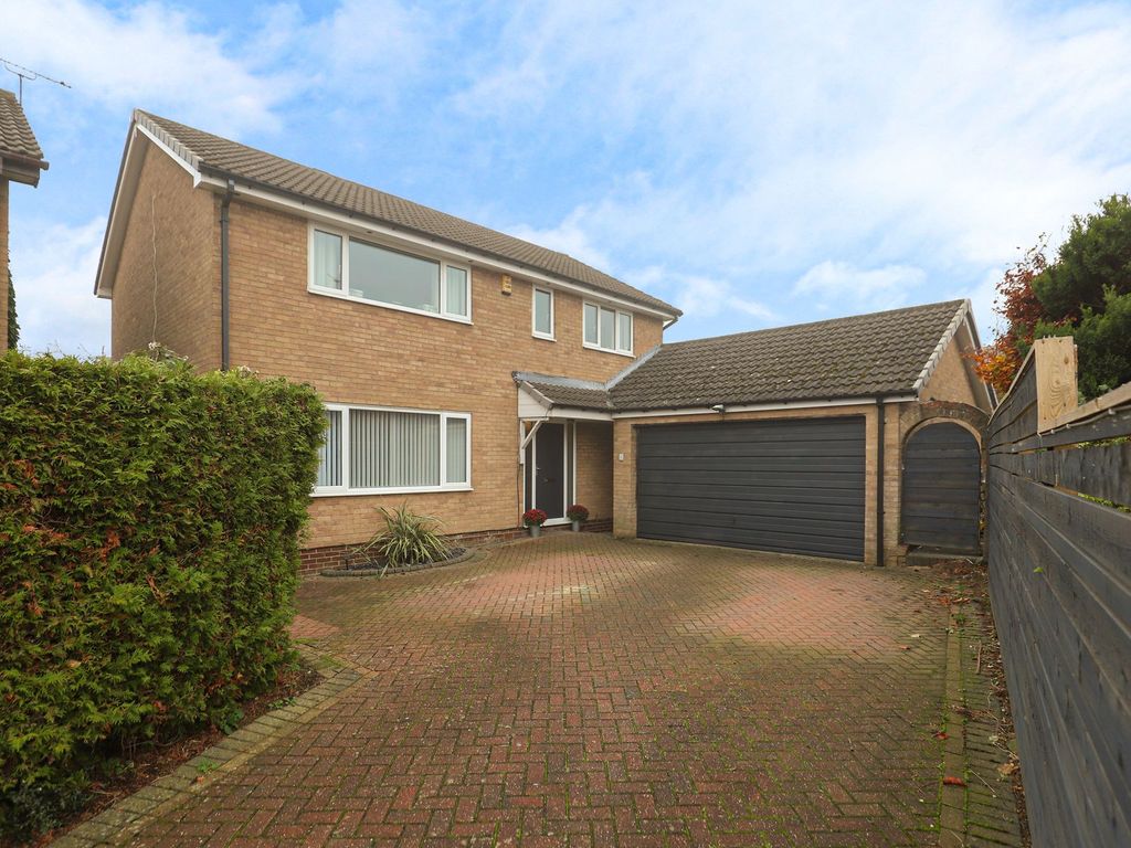 4 bed detached house for sale in Woodbridge Rise, Chesterfield S40 Zoopla