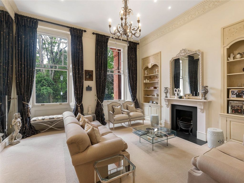 3 bed flat for sale in Cadogan Square, Chelsea, London SW1X, £5,250,000