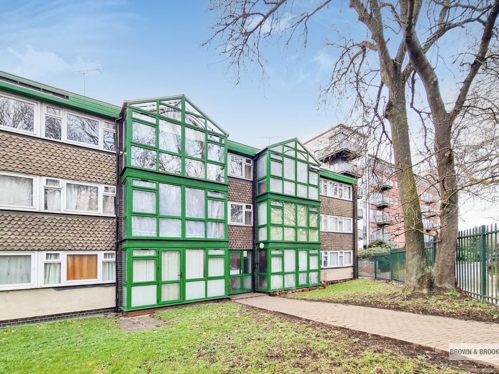 3 bed flat for sale in Pendlebury House, Master Gunner Place SE18 Zoopla