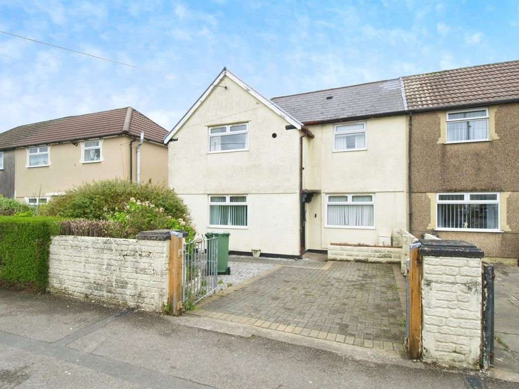 3 bed semidetached house for sale in Gwaunmiskin Road, Beddau