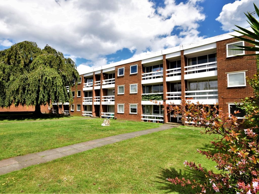2 bed flat to rent in Willow Court, St. Peters Park Road, Broadstairs