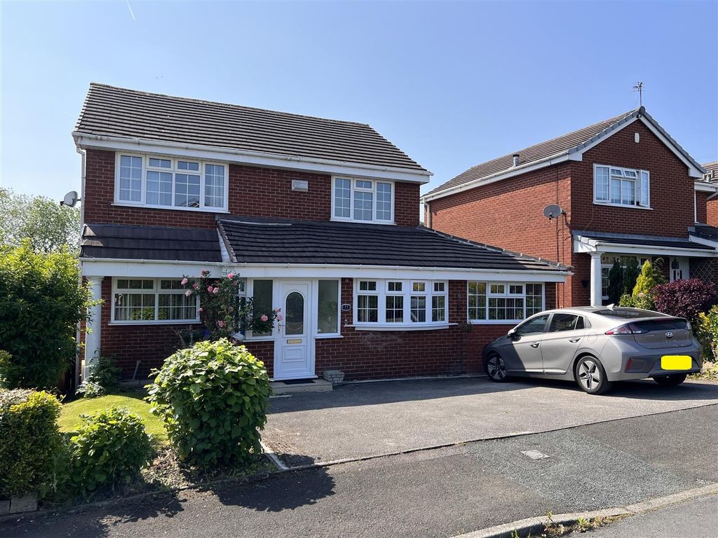 5 bed detached house for sale in Peterborough Close, AshtonUnderLyne