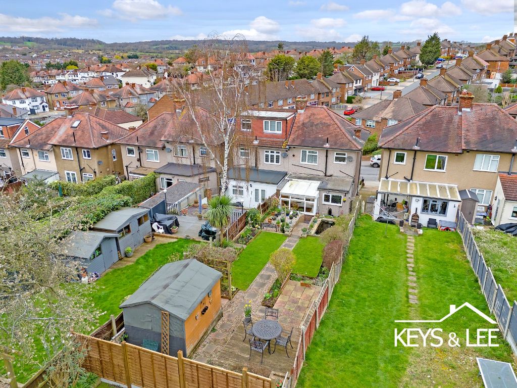 3 bed semidetached house for sale in Kingshill Avenue, Collier Row