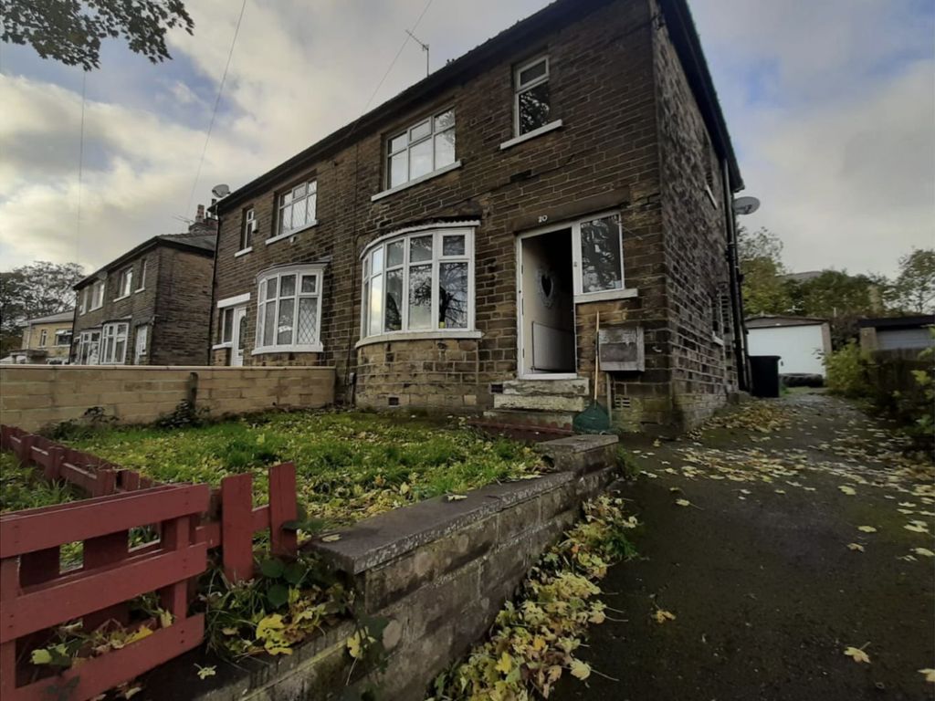 3 bed semidetached house for sale in St. Leonards Grove, Bradford BD8