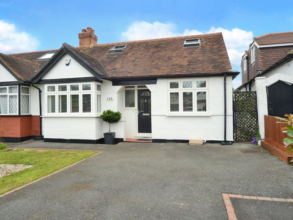 4 bed semidetached house for sale in Tudor Avenue, Worcester Park KT4