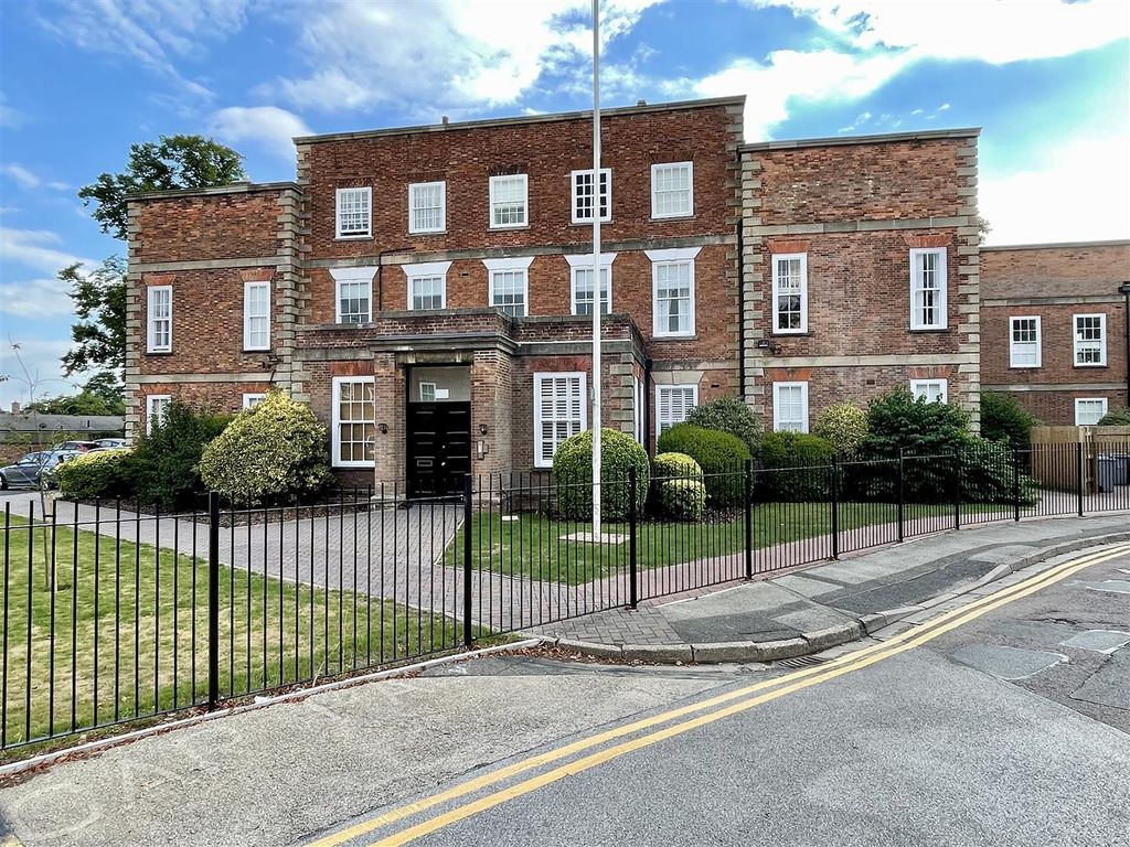 2 bed flat for sale in Place, Balderton Gate, Newark NG24 Zoopla