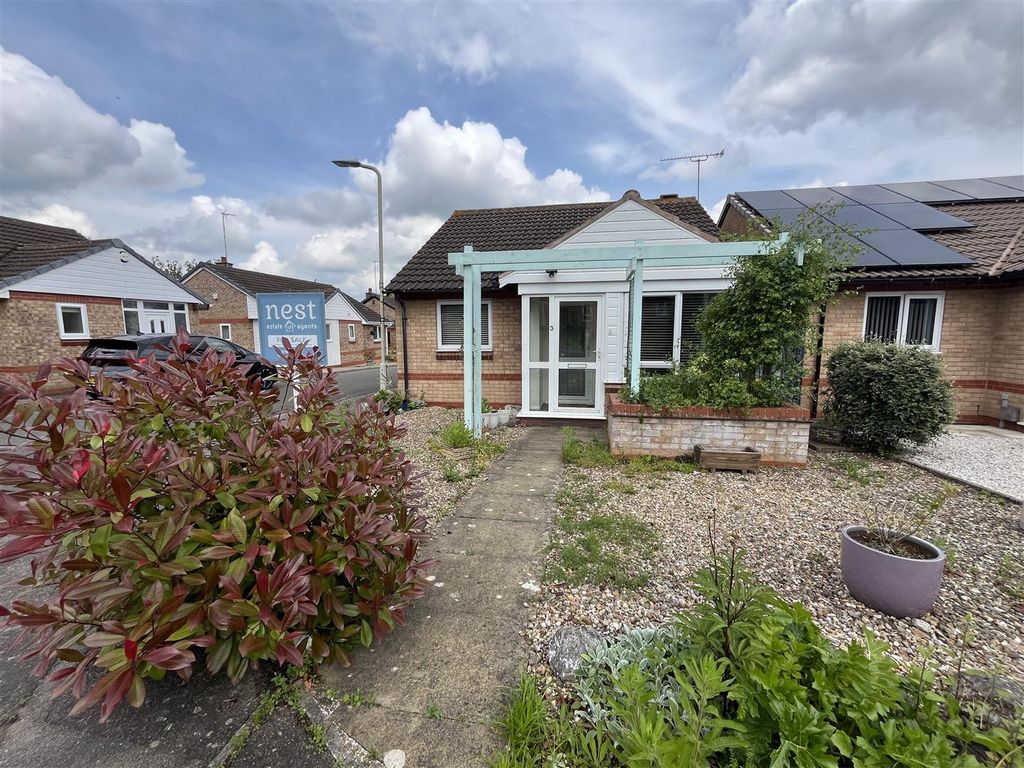2 bed detached bungalow for sale in Clark Gardens, Blaby, Leicester LE8