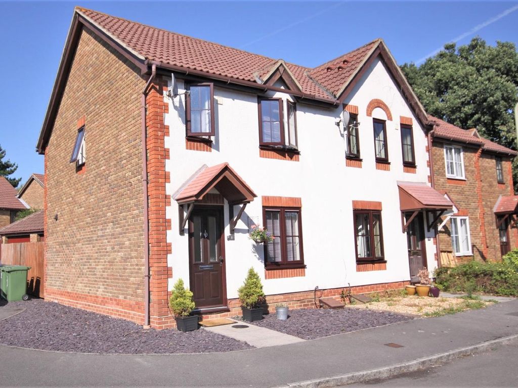 2 bed end terrace house to rent in Rosemary Gardens, Whiteley, Fareham