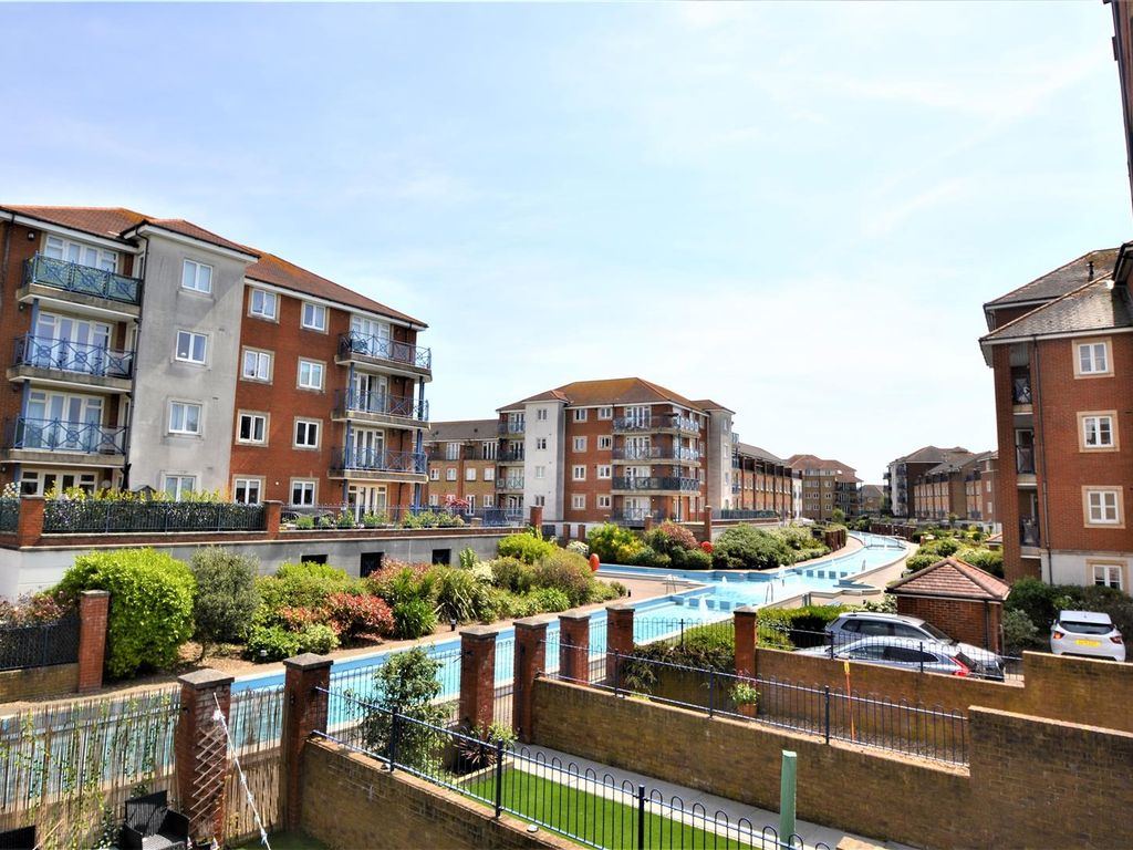 5 bed terraced house for sale in Santa Cruz Drive, Eastbourne BN23, £