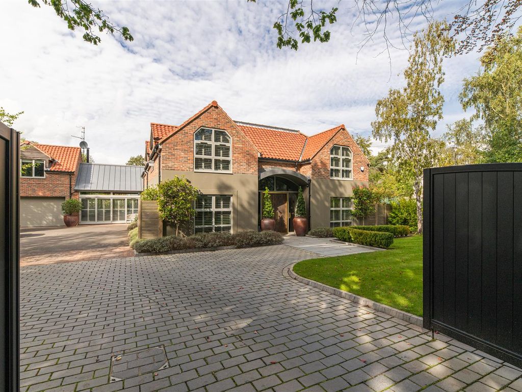6 bed detached house for sale in Runnymede Road, Darras Hall, Ponteland