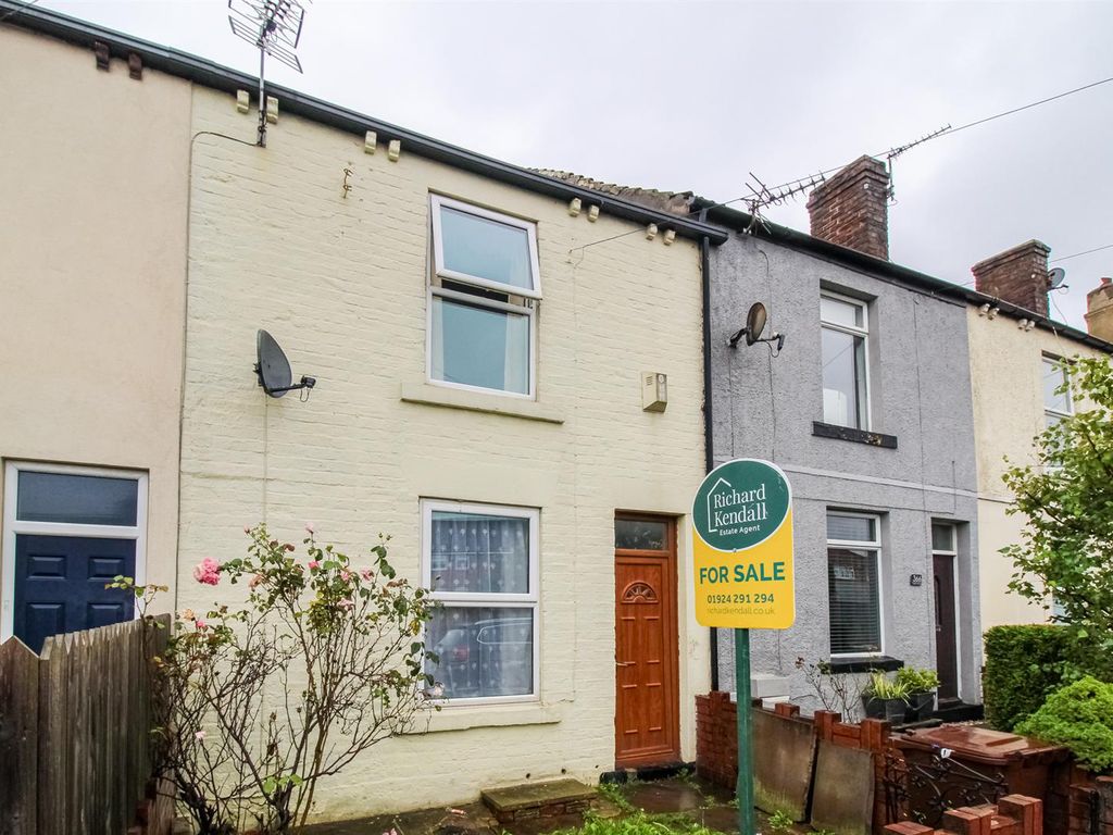 2 bed town house for sale in Leeds Road, Lofthouse, Wakefield WF3, £