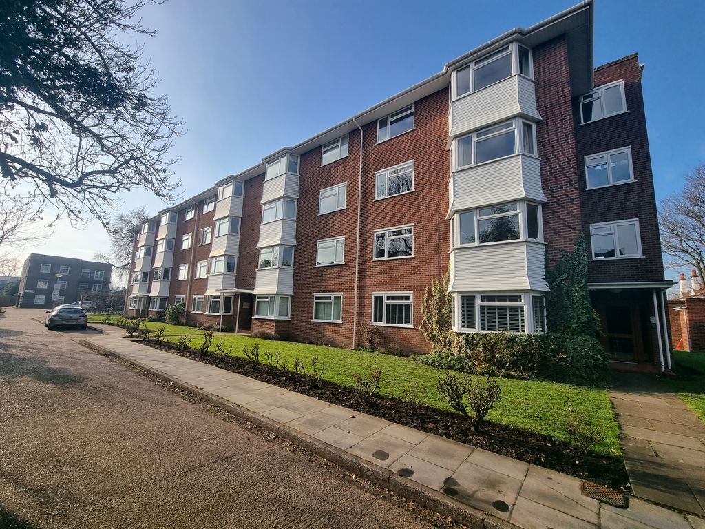 2 bed flat to rent in St Andrews Square, Surbiton KT6, £1,650 pcm Zoopla