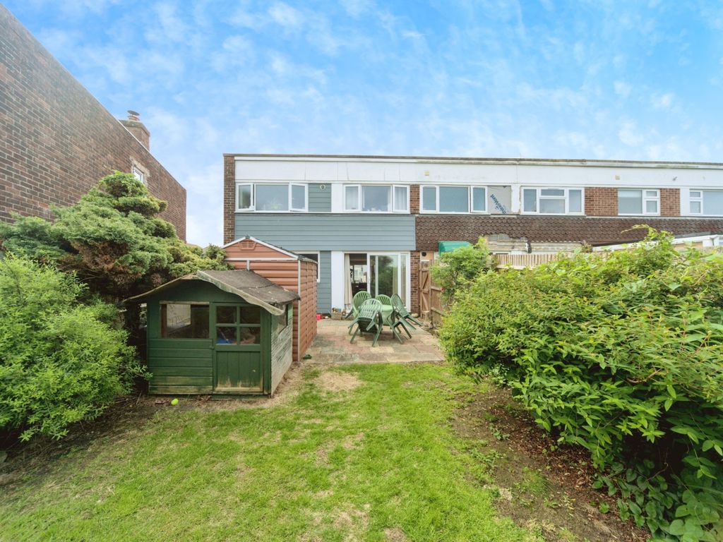 3 bed end terrace house for sale in Coast Road, Pevensey, East Sussex