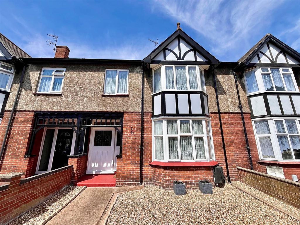 3 bed property for sale in Hamilton Road, Great Yarmouth NR30, £250,000