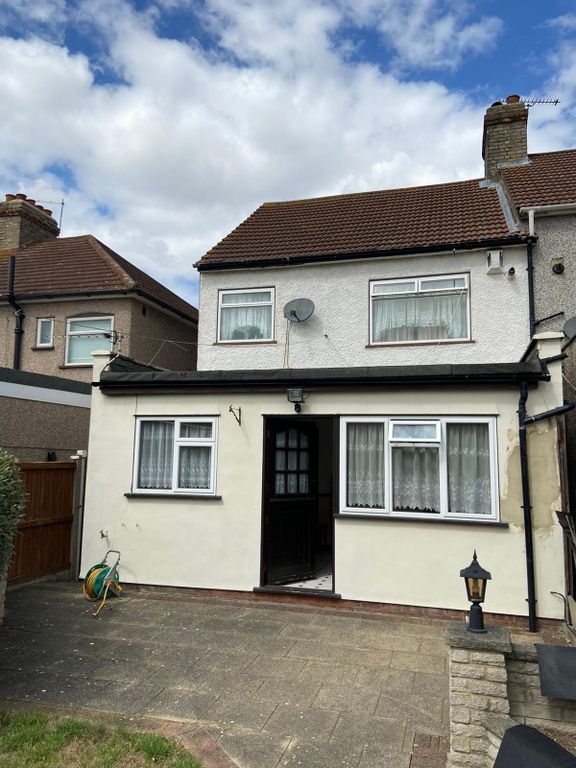 3 bed terraced house for sale in Rosedale Rd, Dagenham RM9 Zoopla